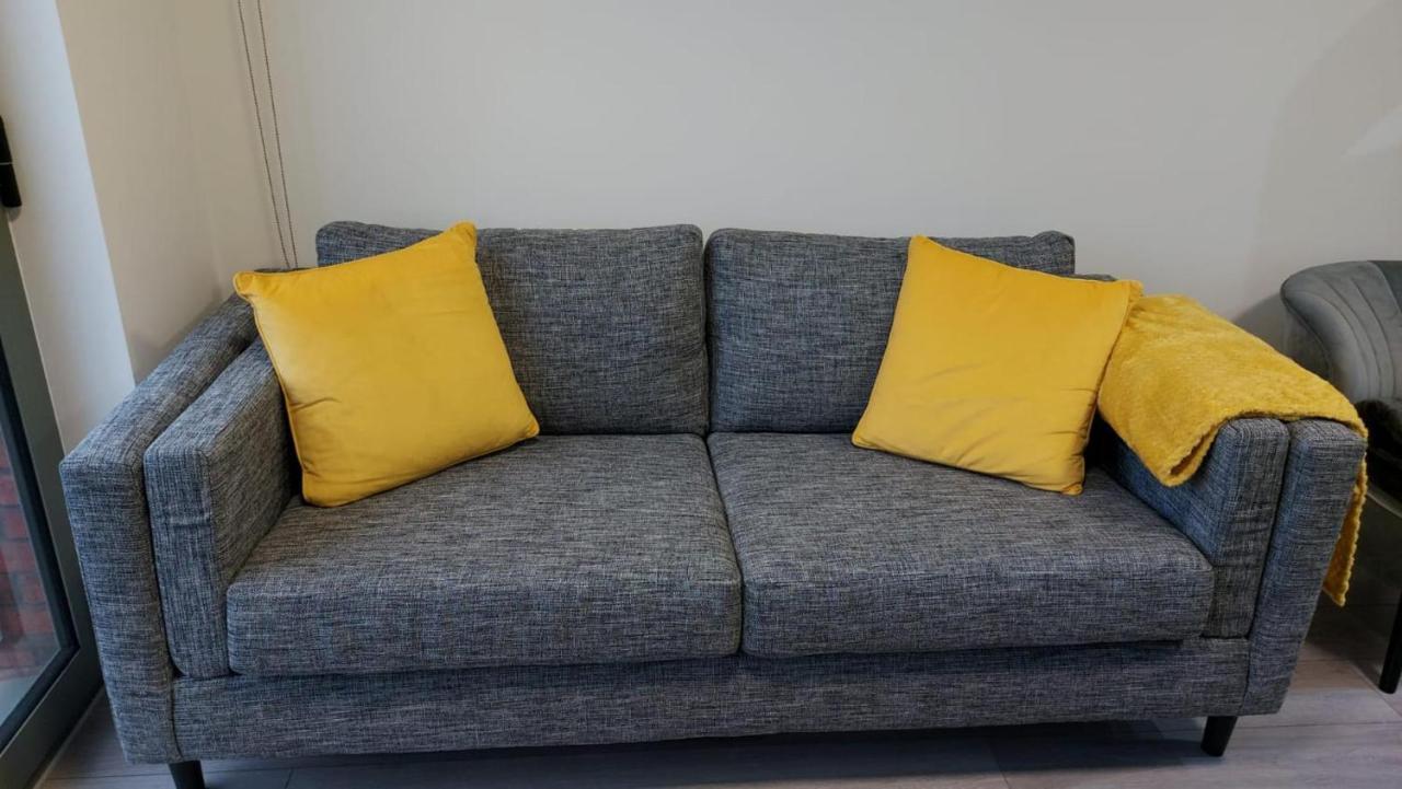 Charming 1-Bed Villa In Liverpool Bagian luar foto